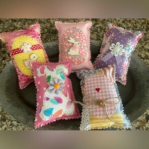 Easter Theme Bowl Fillers. New.